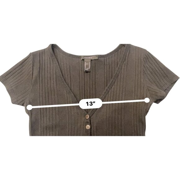 short sleeve cropped v-neck button front ribbed top M - Picture 4 of 6